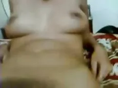 এক মহিলা বহু পুরুষ ব ...