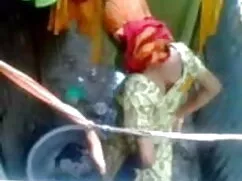 বহু পুরুষের এক বৌদিদ ...