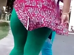 সুন্দর, আকর্ষণীয়, এ ...