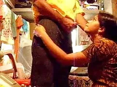 সুন্দরি ছোট মেয়ের চ ...